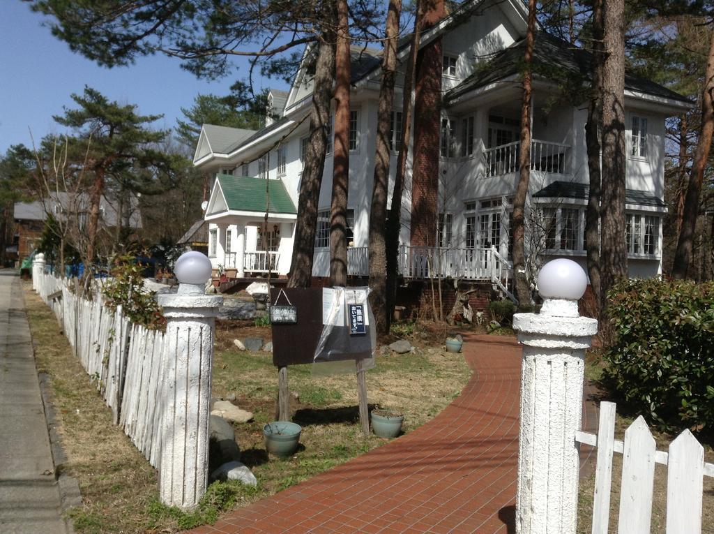 Petit Hotel And Restaurant Air Mail Hakuba Eksteriør billede